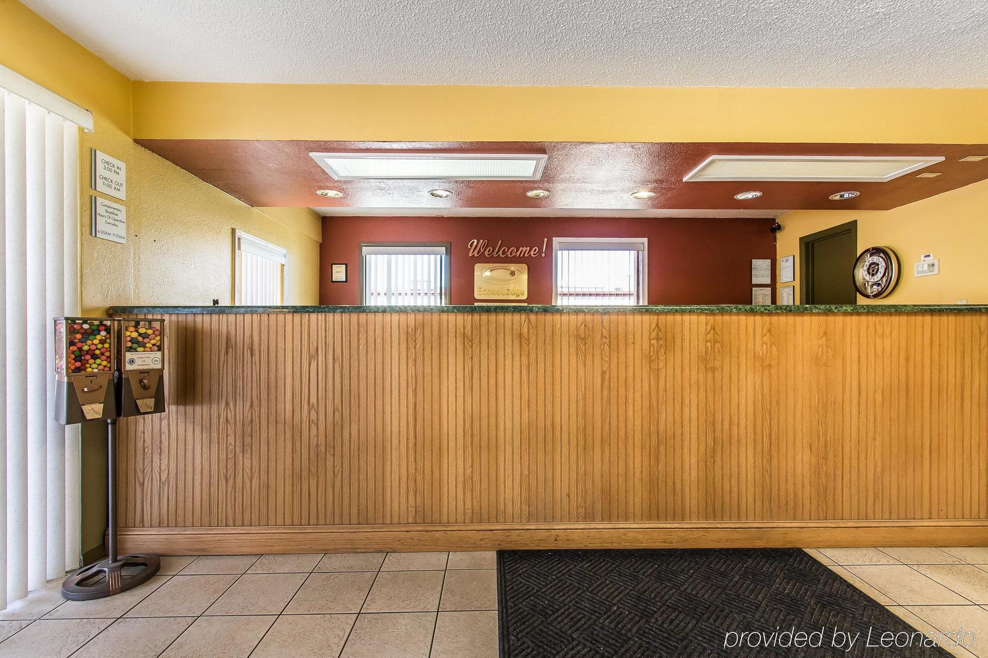 Econo Lodge Скотсбъро Екстериор снимка