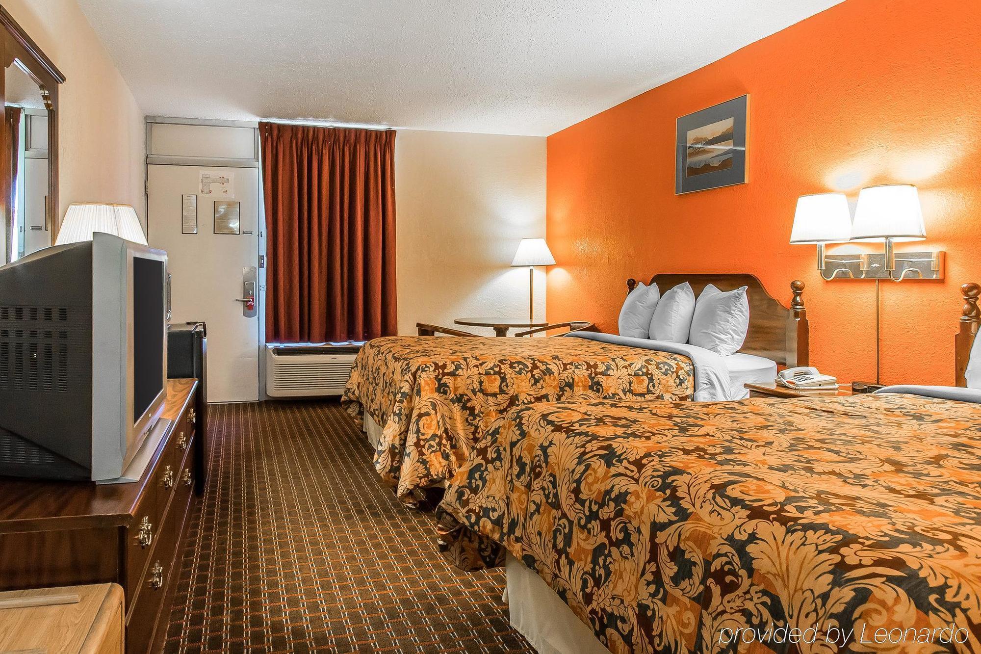 Econo Lodge Скотсбъро Екстериор снимка